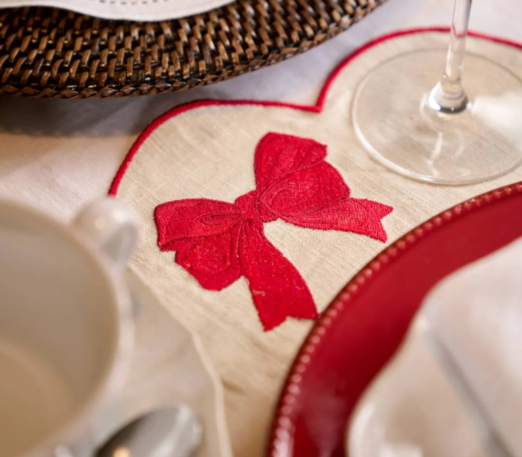 Red Bow Scalloped Placemat