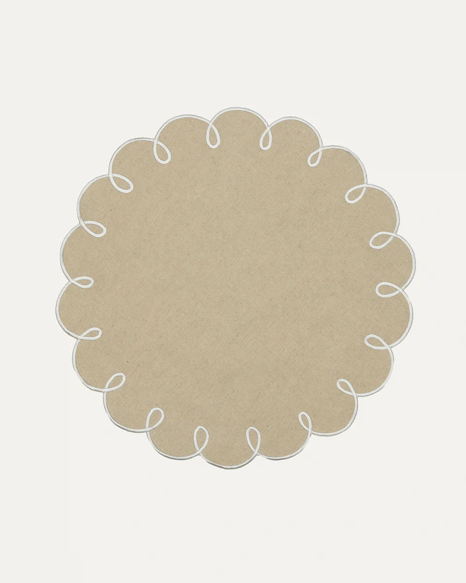 Scalloped Biscuit Placemat