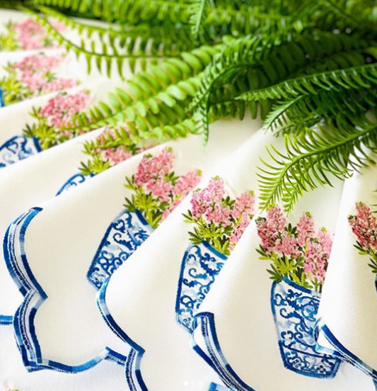 Pink Hyacinth Scalloped Dinner Napkins (Set of 4)